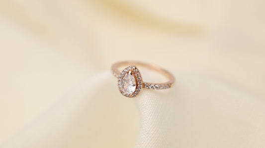 Anillo Rose Gold Lágrima Radiante AR01