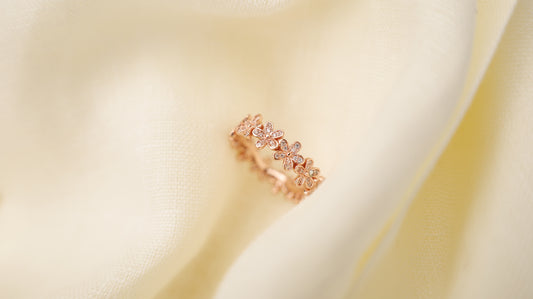 Anillo Rose Gold con flores y circonitas AR03