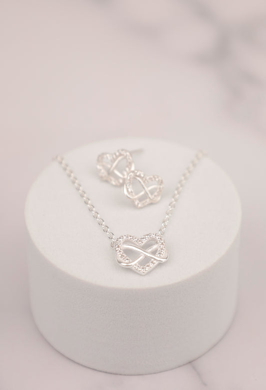 Set Cadena y Aretes Corazón Infinito Brillante plata CPP23