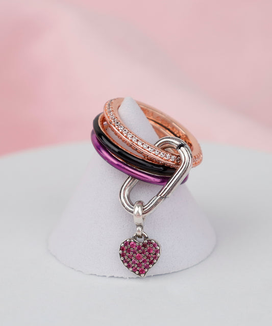 Anillo pndra apilable con Mini Charm de corazón AR07